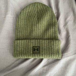 Olive green beanie great condition